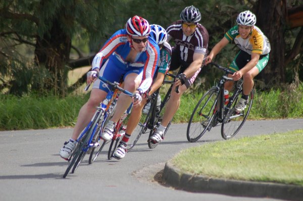Paul Yeatman leading the B graders through a turn