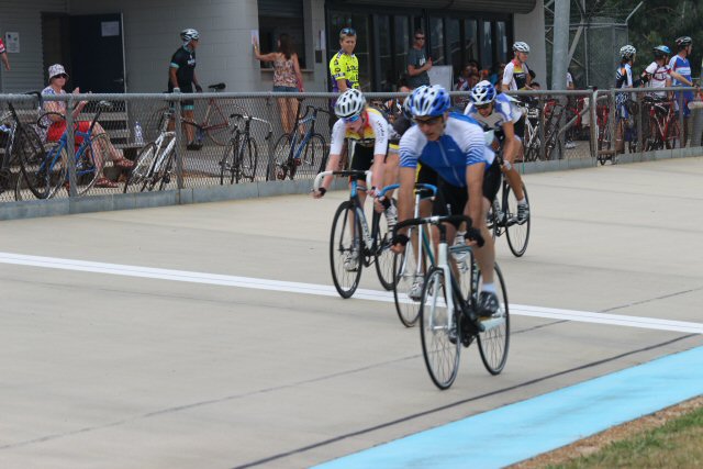 Daniel Kurka winning ahead of Graeme Murphy, Zoe Veldeman and Dorris Marr